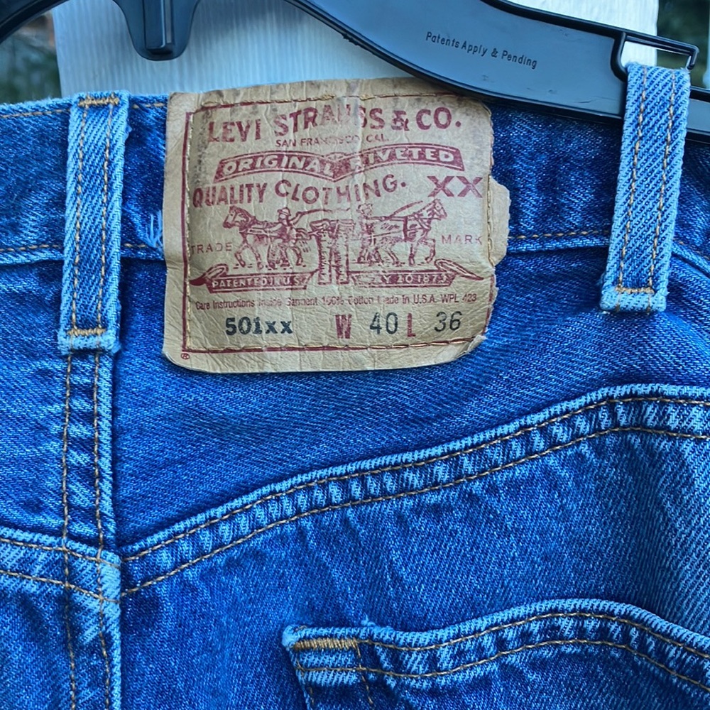 Levi’s 501 100% Cotton Mildly Distressed Medium Wash Jeans mens 40/36